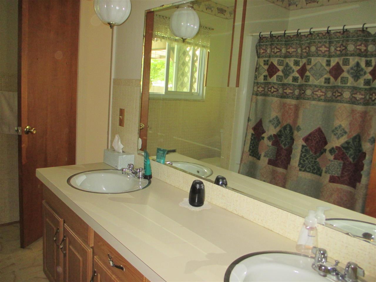 8243 Coldwater Road Flushing, MI 48433 - Photo 9 of 22 50049315-8.JPG