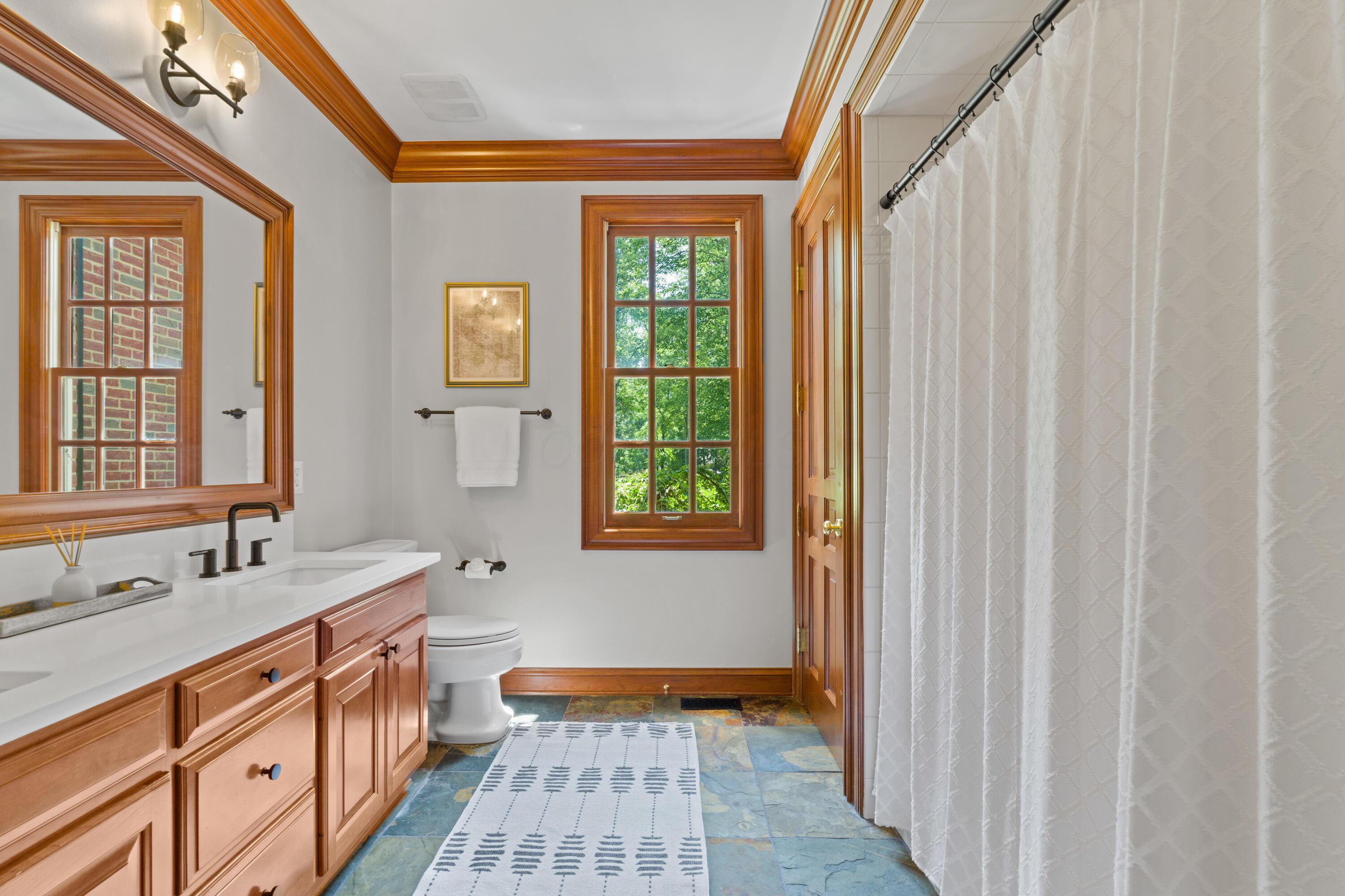 5455 Plantation Road Sunbury, OH 43074 - Photo 69 of 176 Full Bath Off Great Room
