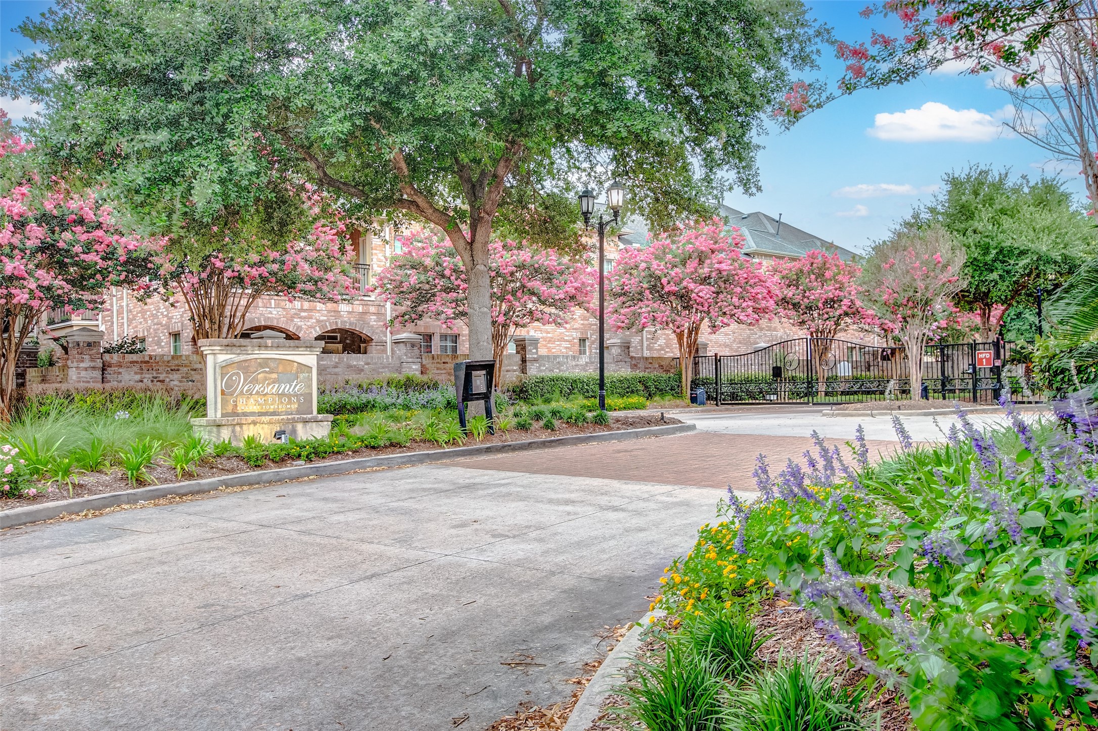 19 Versante Court Houston, TX 77070 - Photo 5 of 40 Gorgeous community!