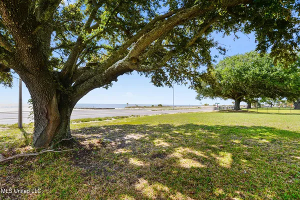$729,000 | 1552 Beach Boulevard, Biloxi, MS 39530