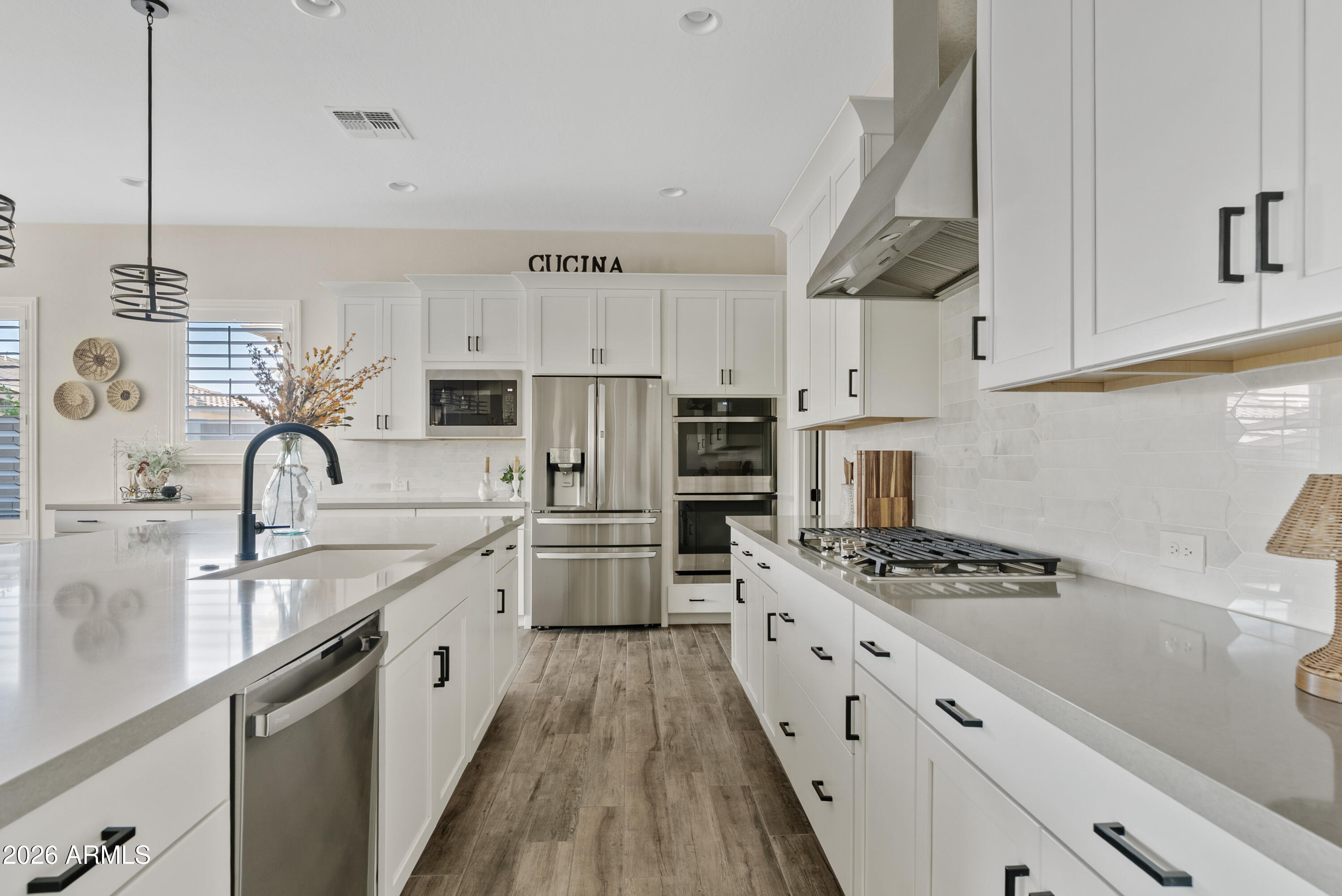 22820 East Camacho Road Queen Creek, AZ 85142 - Photo 22 of 58 Kitchen