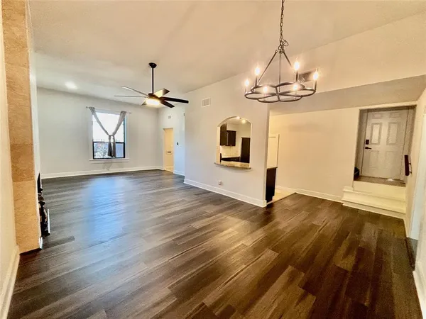 $2,995 | 1910 North Carroll Avenue, Dallas, TX 75204