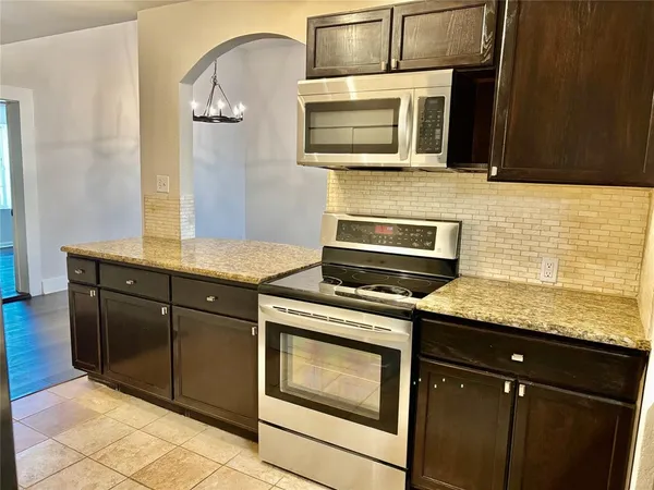 $2,995 | 1910 North Carroll Avenue, Dallas, TX 75204