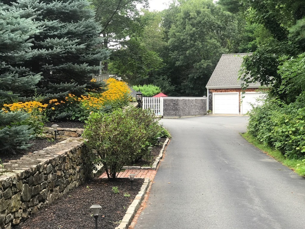 6 Popes Lane Hingham, MA 02043 - Photo 3 of 29