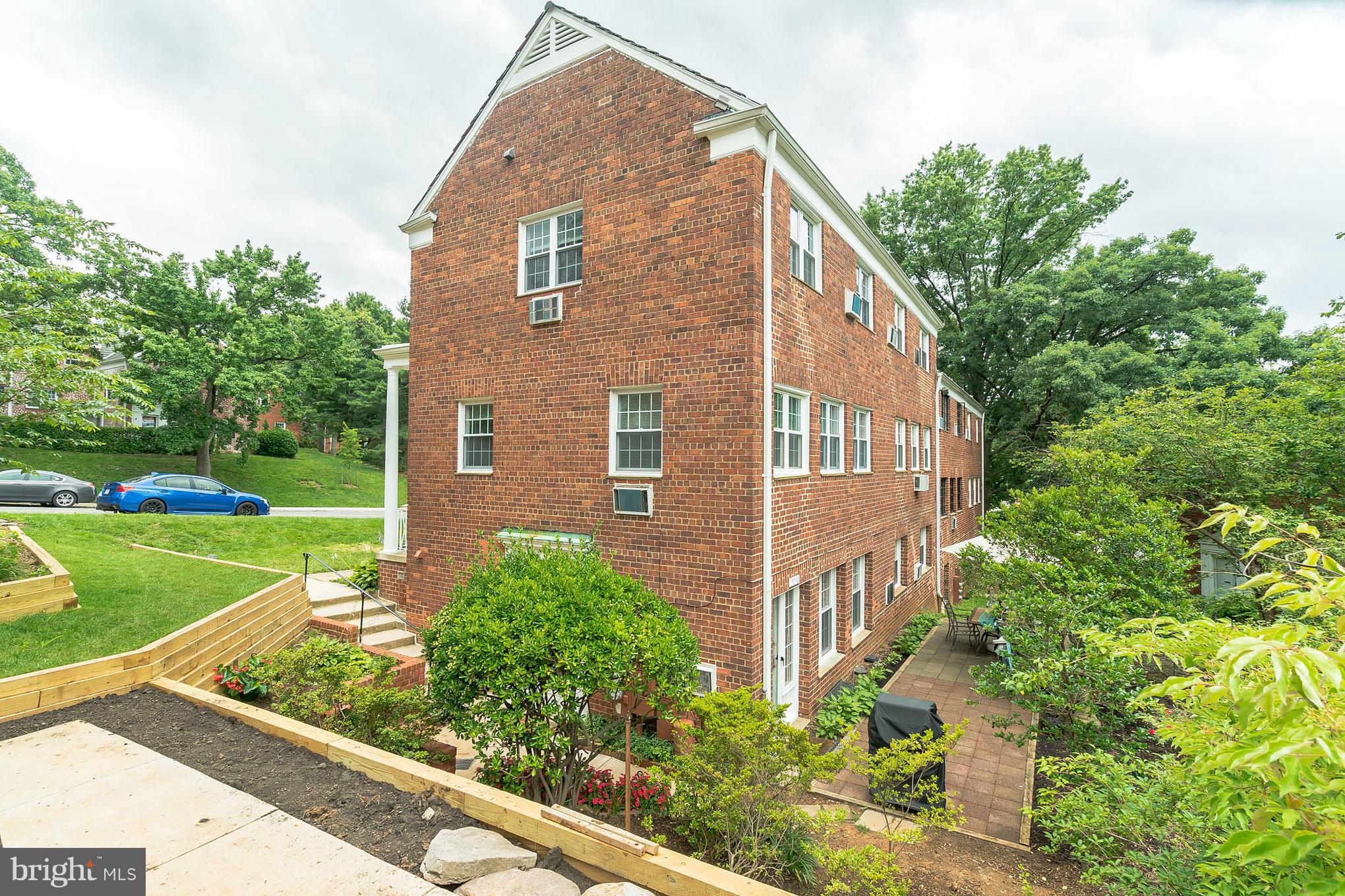 3210 Gunston Road Alexandria, VA 22302 - Photo 1 of 30 Exterior (General)