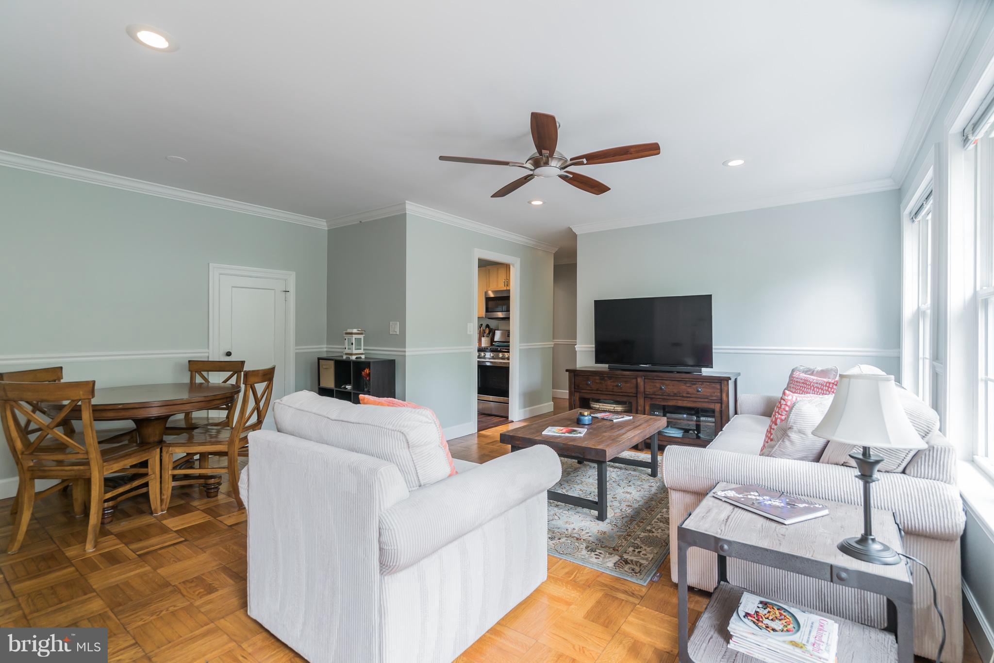 3210 Gunston Road Alexandria, VA 22302 - Photo 11 of 30 Living Room
