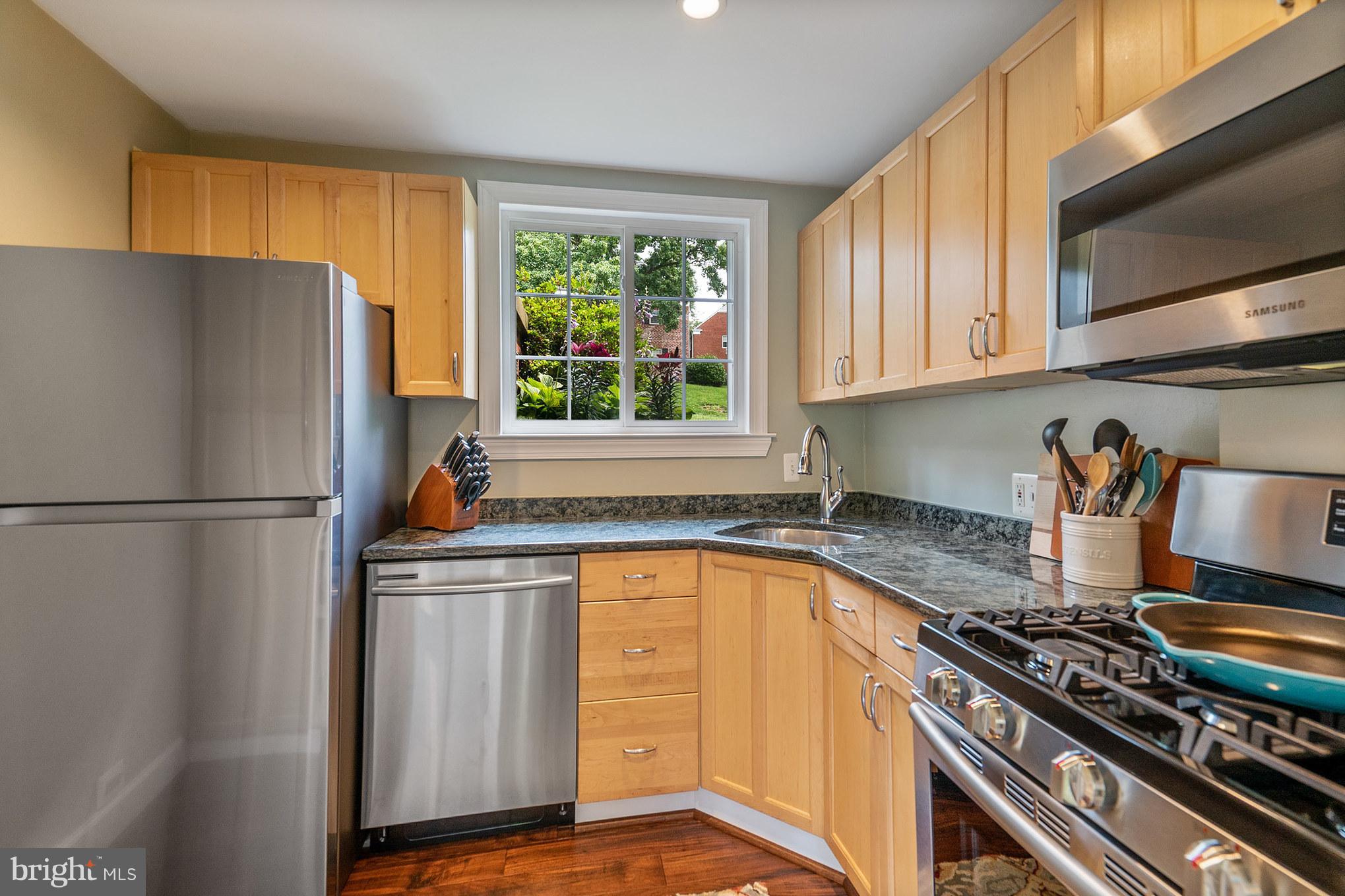 3210 Gunston Road Alexandria, VA 22302 - Photo 14 of 30 Kitchen
