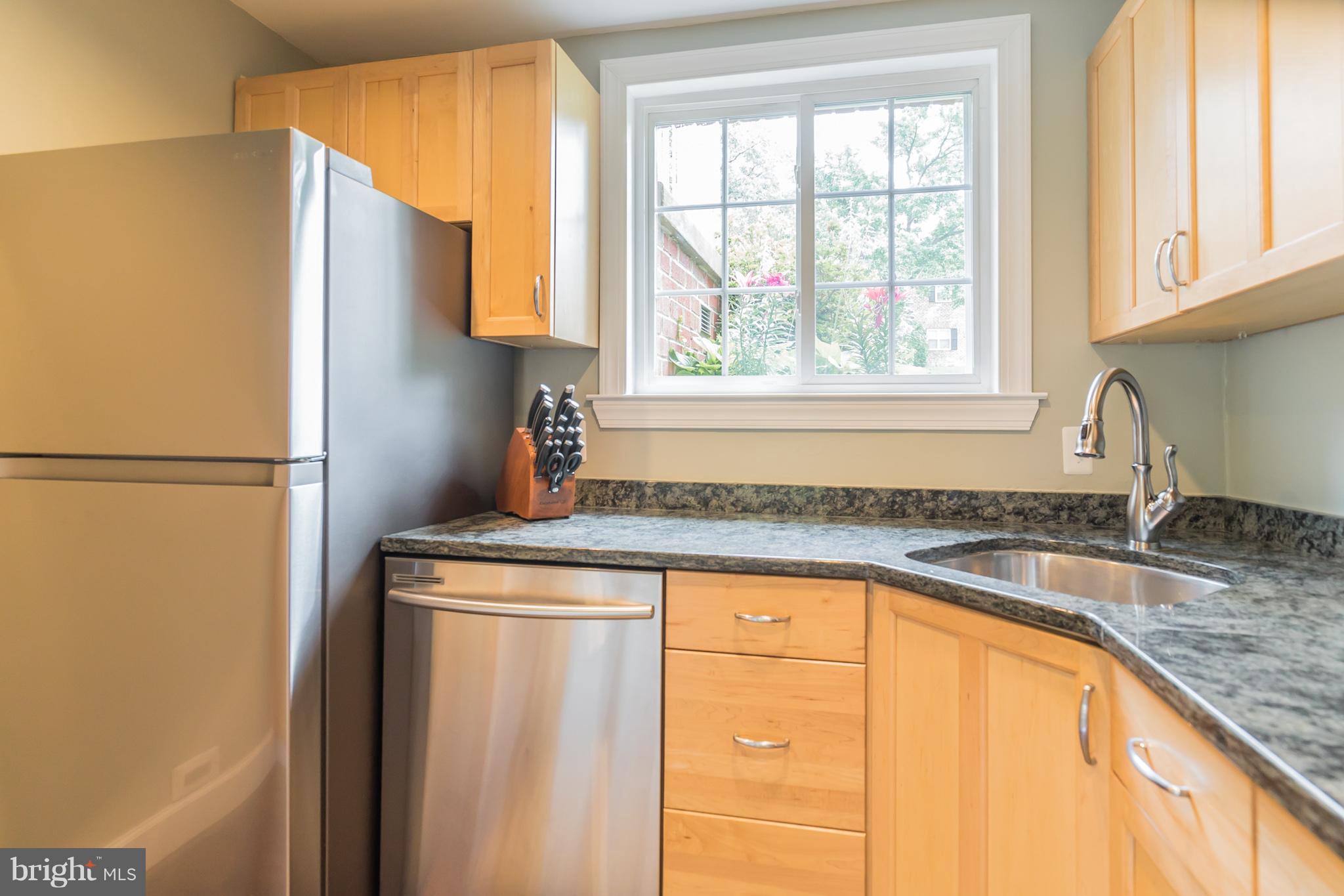 3210 Gunston Road Alexandria, VA 22302 - Photo 16 of 30 Kitchen