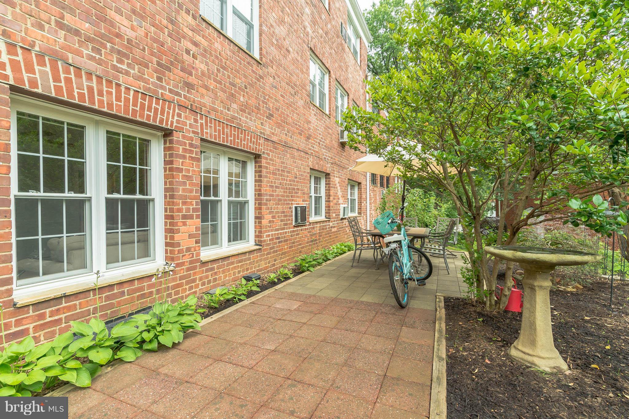 3210 Gunston Road Alexandria, VA 22302 - Photo 29 of 30 Exterior (Rear)