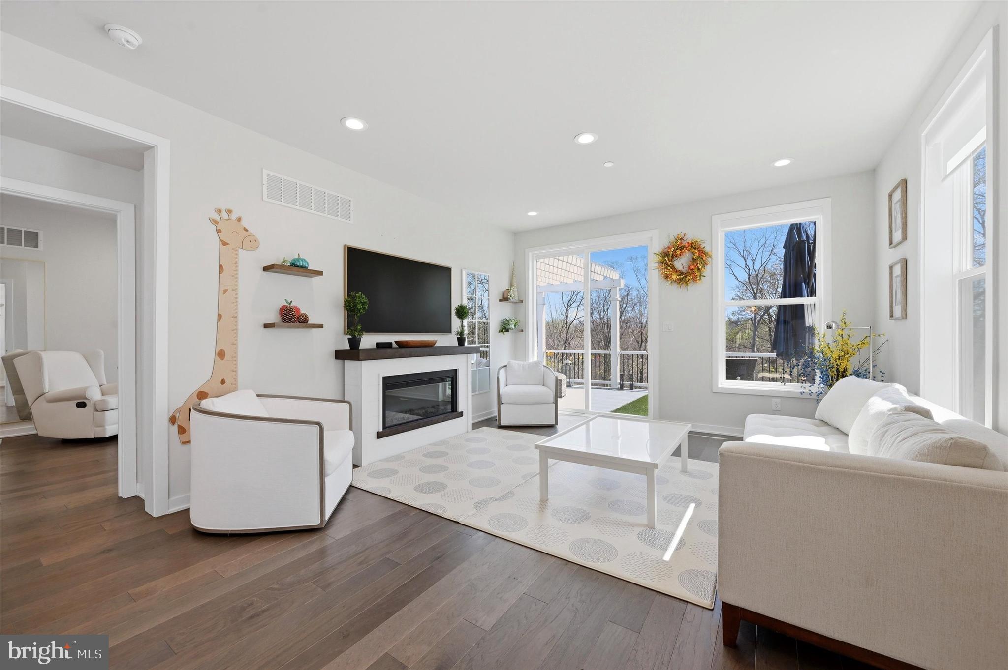 746 Switchman Road Media, PA 19063 - Photo 11 of 52 Bright living room