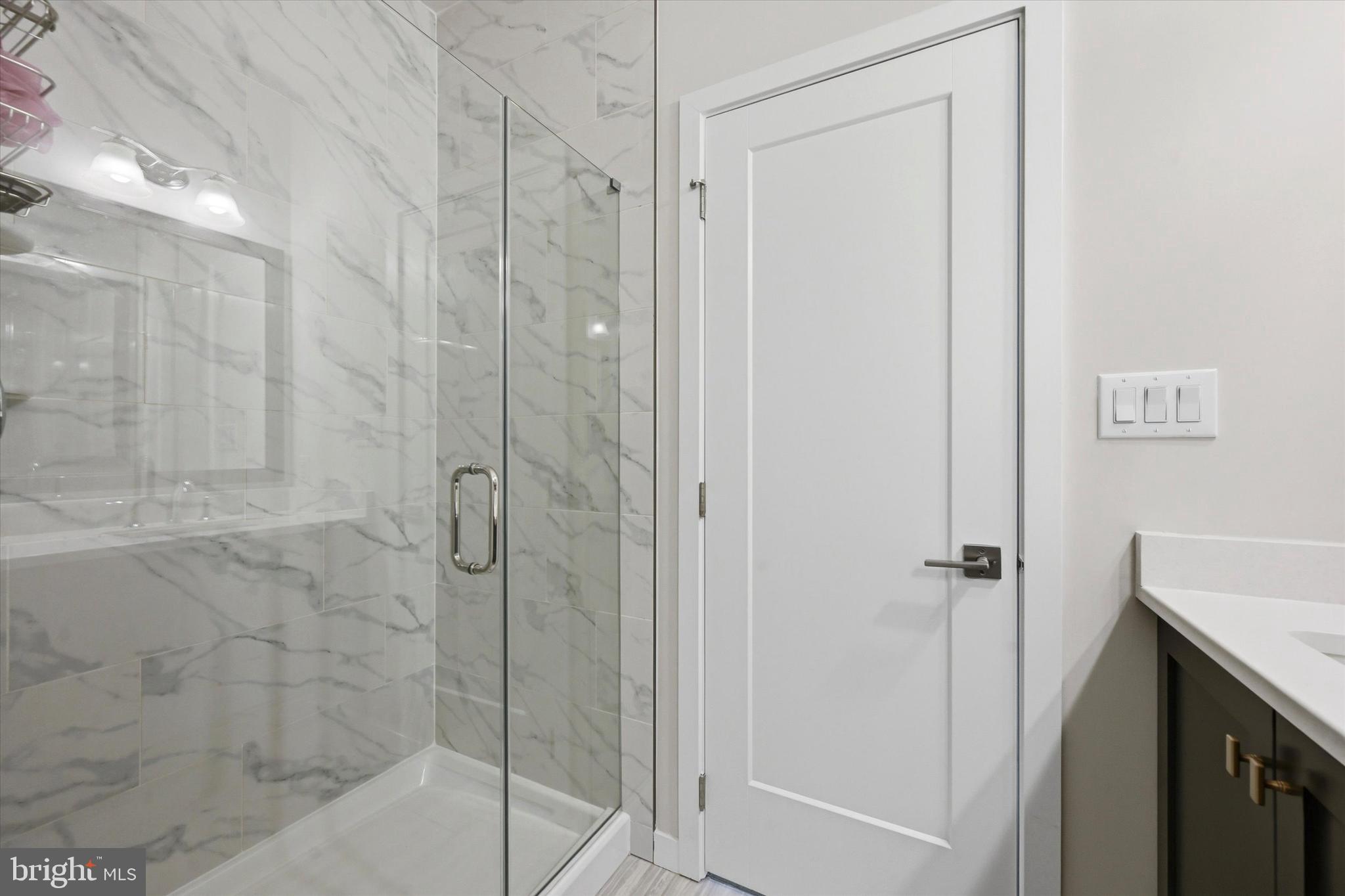 746 Switchman Road Media, PA 19063 - Photo 21 of 52 1st floor main bathroom