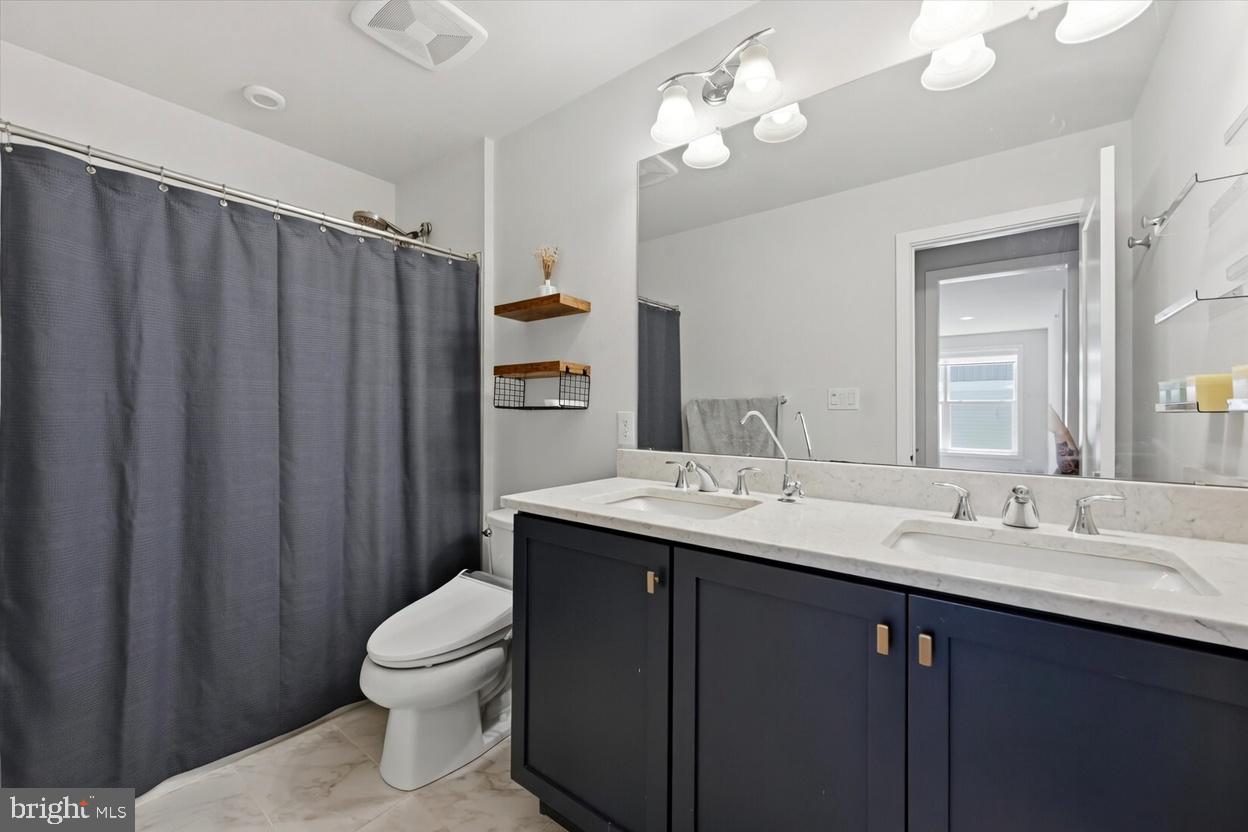 746 Switchman Road Media, PA 19063 - Photo 28 of 52 2nd floor hall bath