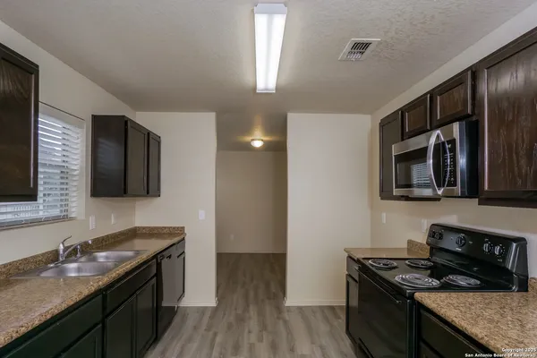$1,830 | 5811 Camier Cove, San Antonio, TX 78218