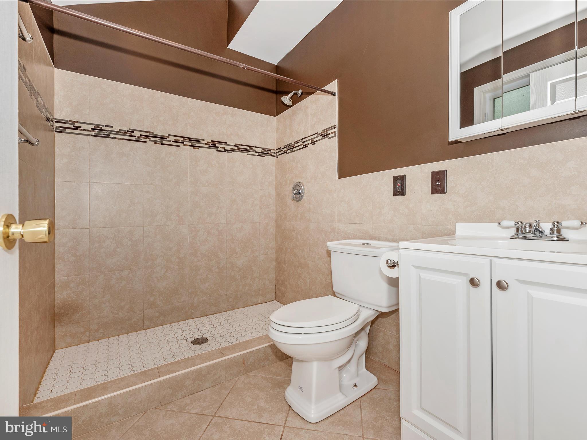 22121 Dickerson Road Dickerson, MD 20842 - Photo 37 of 62 P8A_4186
