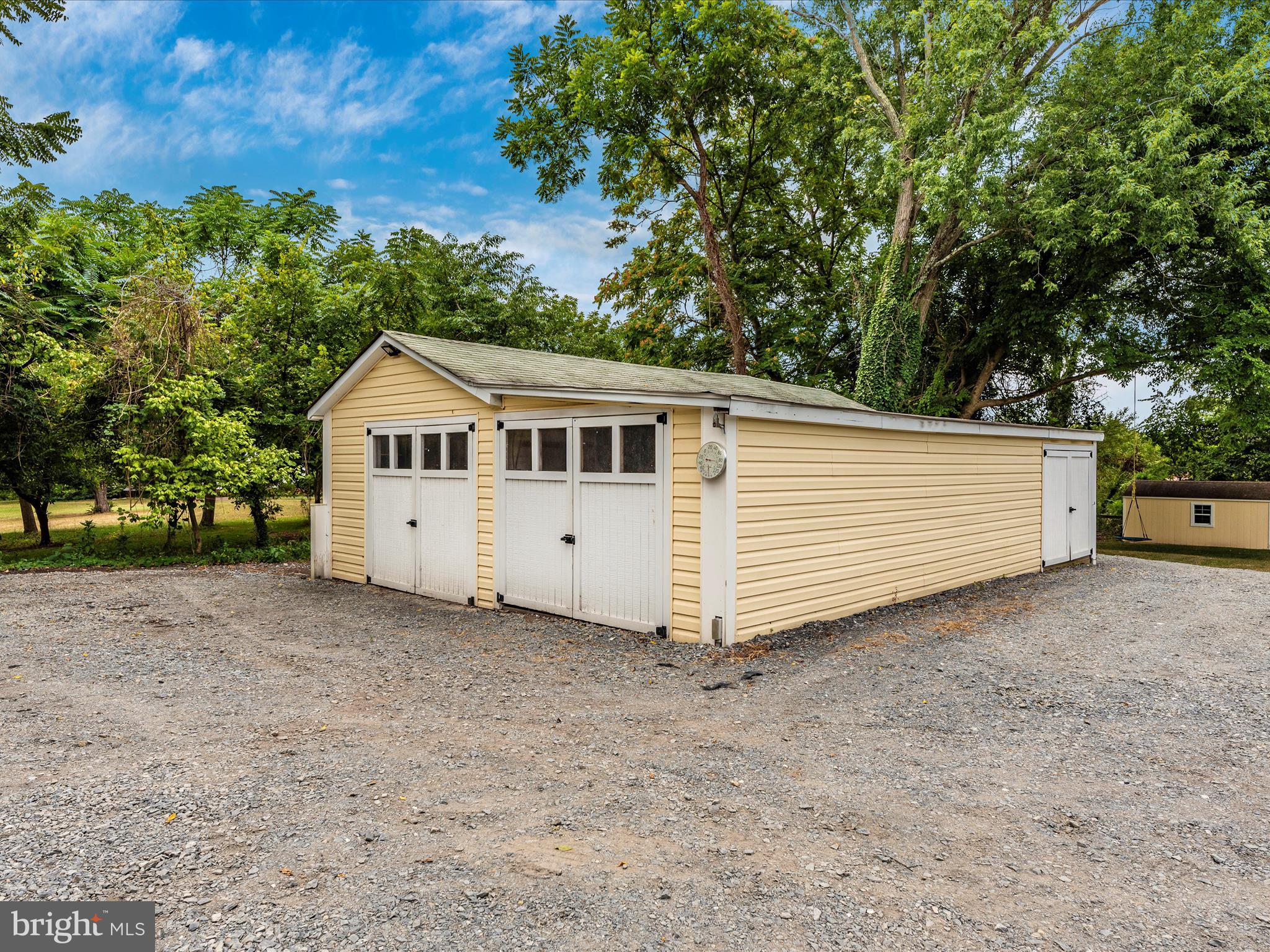 22121 Dickerson Road Dickerson, MD 20842 - Photo 4 of 62 P8A_4029