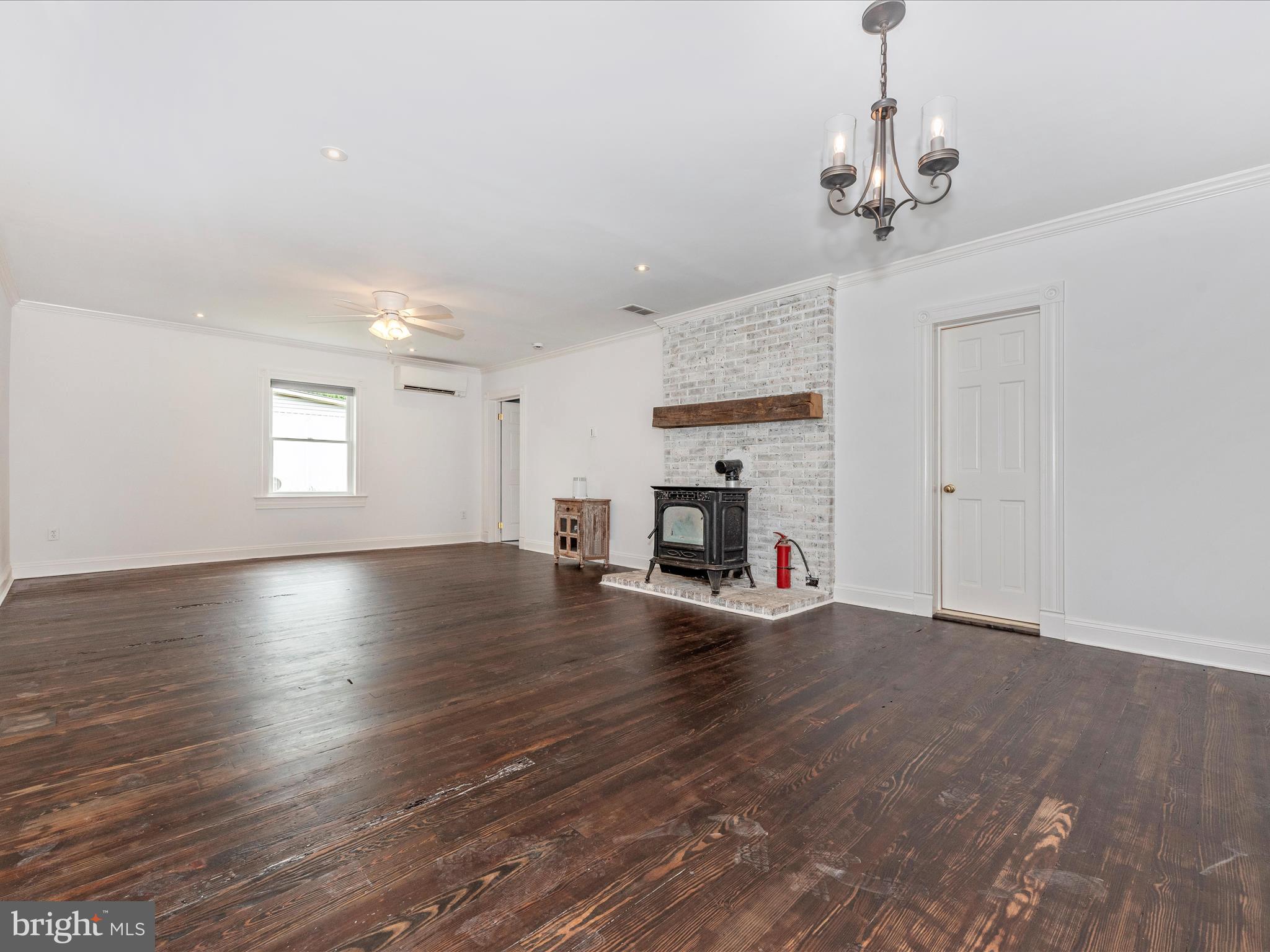 22121 Dickerson Road Dickerson, MD 20842 - Photo 10 of 62 P8A_4088