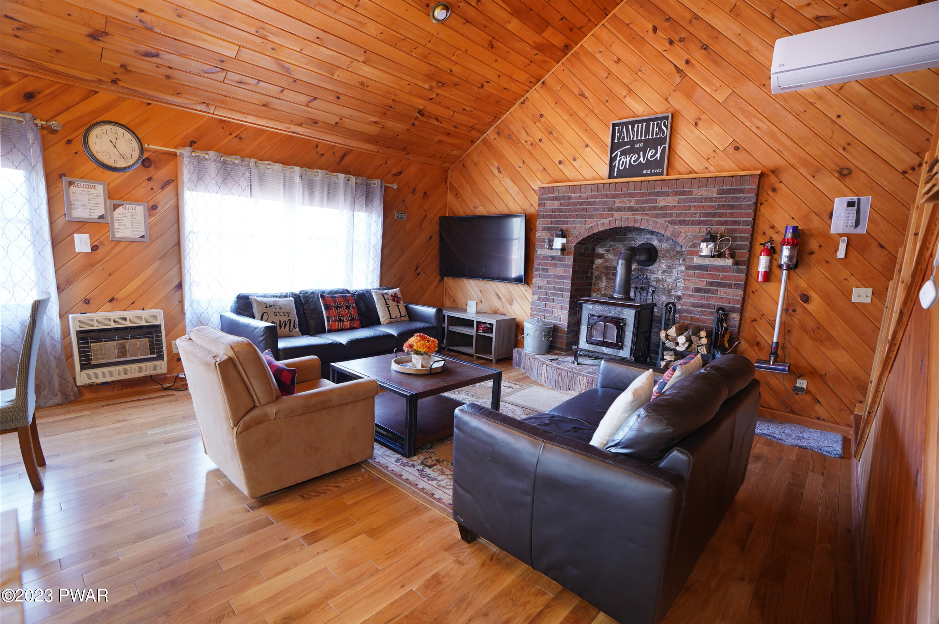 132 Brookfield Road Lake Ariel, PA 18436 - Photo 15 of 70 living room 1