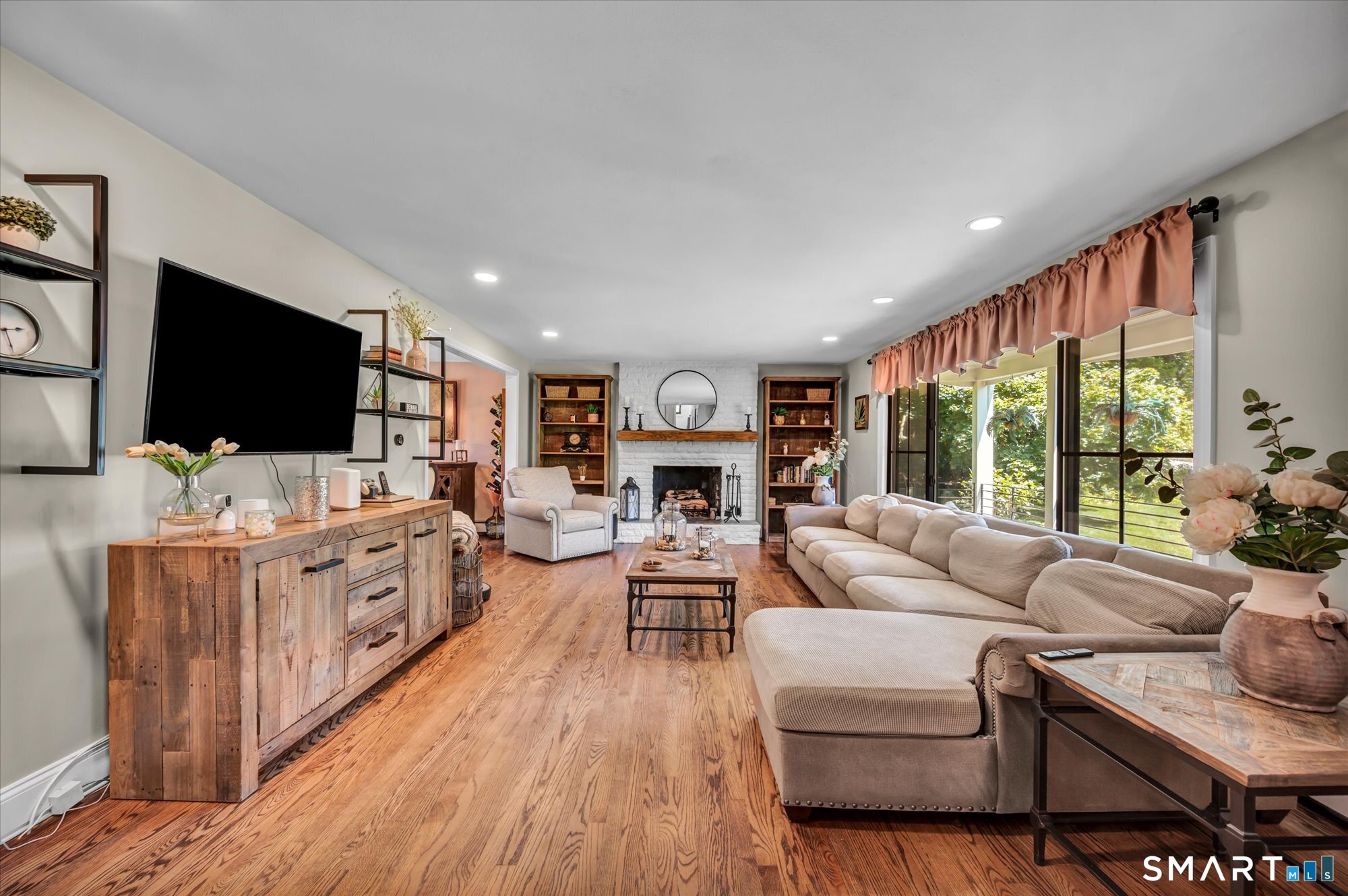 88 Meadow Wood Road Branford, CT 06405 - Photo 4 of 39