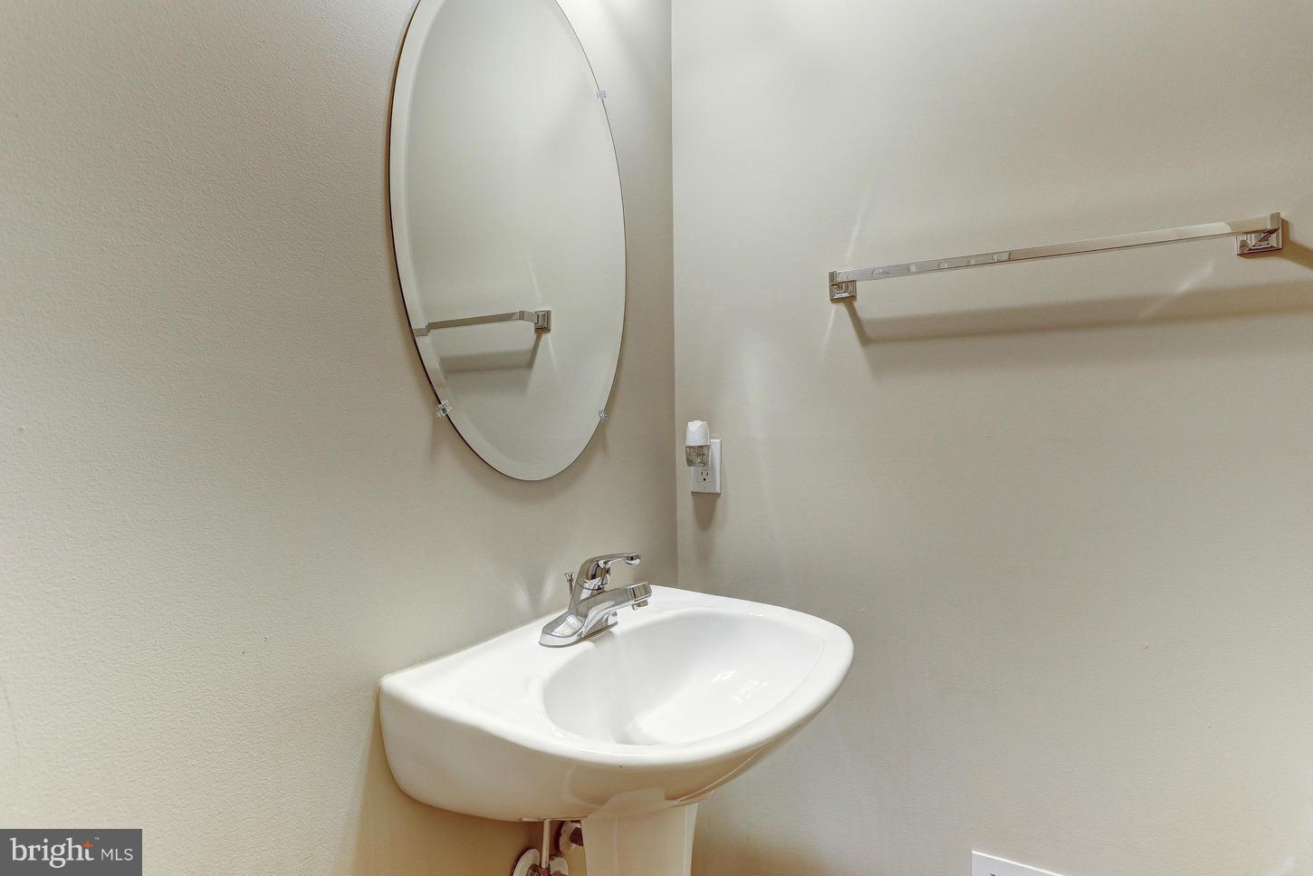 8082 High Castle Road Ellicott City, MD 21043 - Photo 15 of 30 Powder-Room