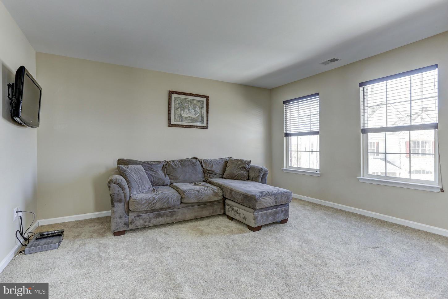 8082 High Castle Road Ellicott City, MD 21043 - Photo 18 of 30 Master Bedroom Sitting Room