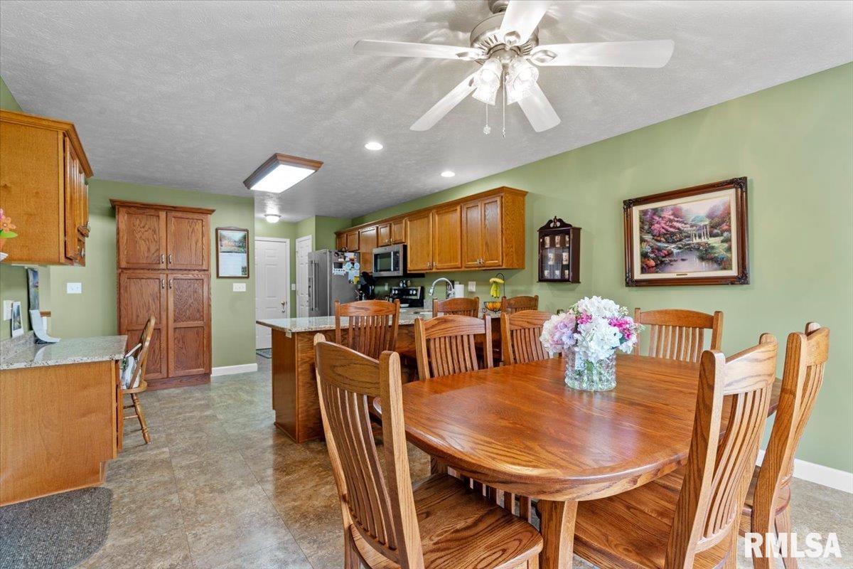5316 Manhattan Drive Springfield, IL 62711 - Photo 16 of 45 Gallery Image 16
