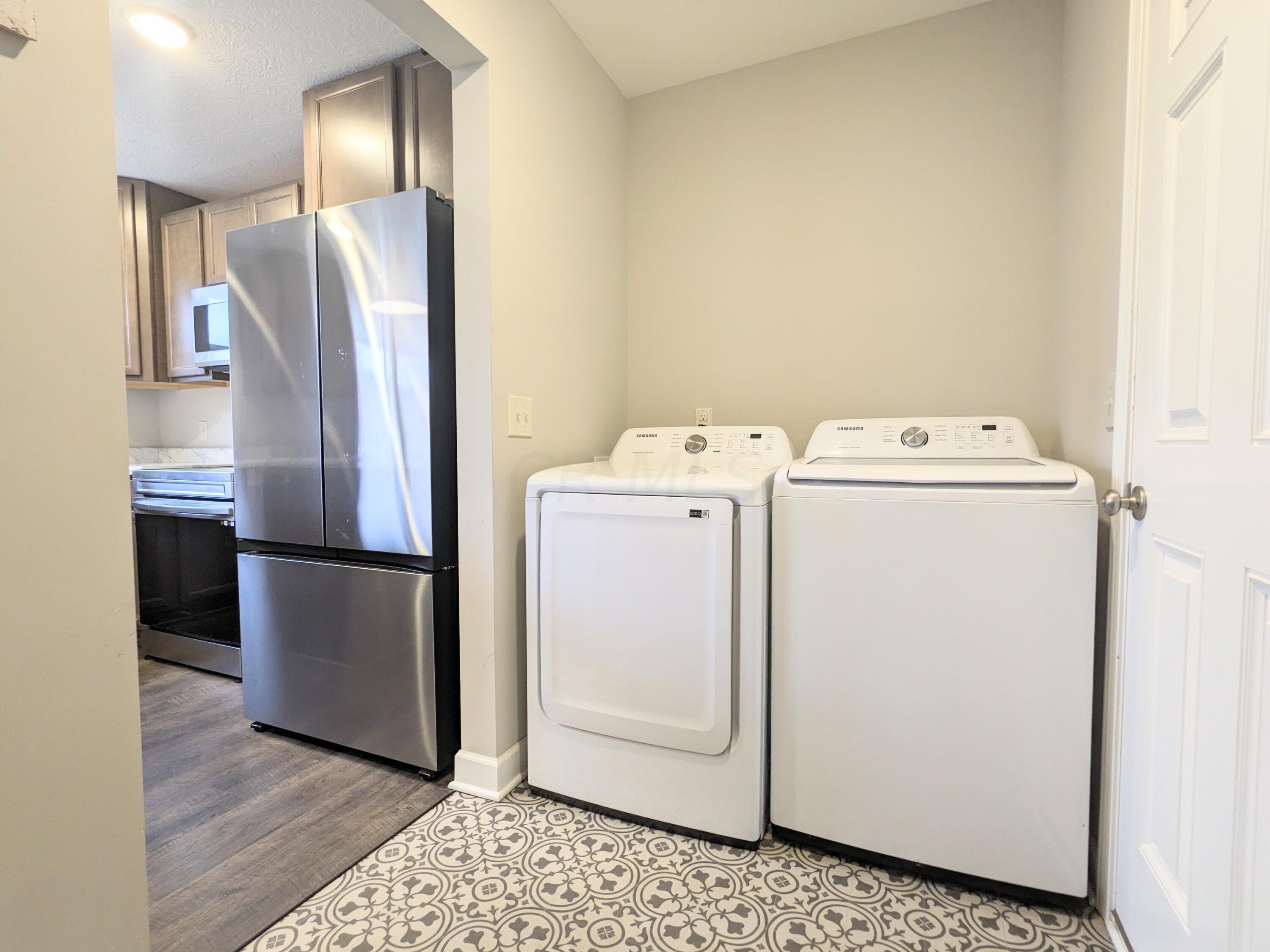 3233 South County Line Road Johnstown, OH 43031 - Photo 18 of 35 First Floor Laundry