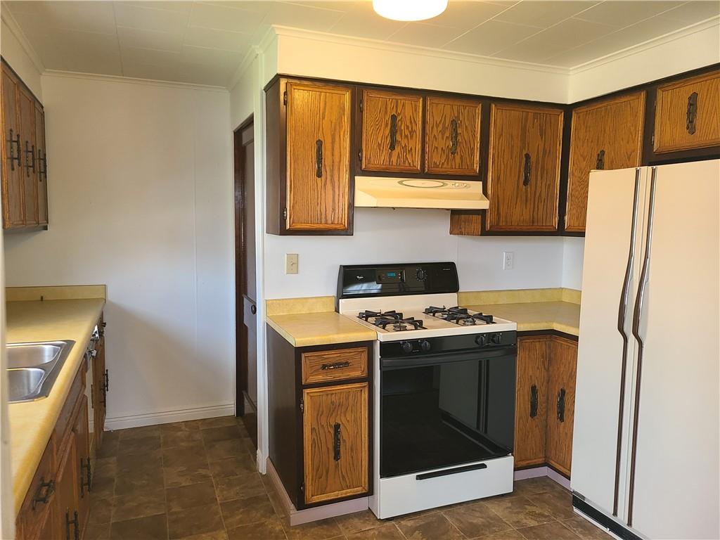 141 East End Road Connellsville, PA 15425 - Photo 3 of 25