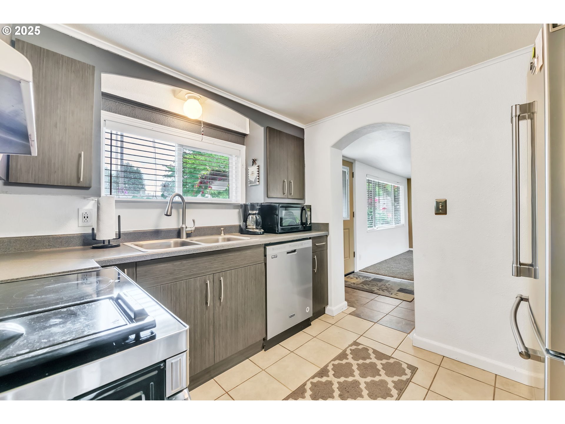 193 Santa Clara Avenue Eugene, OR 97404 - Photo 11 of 43 Kitchen