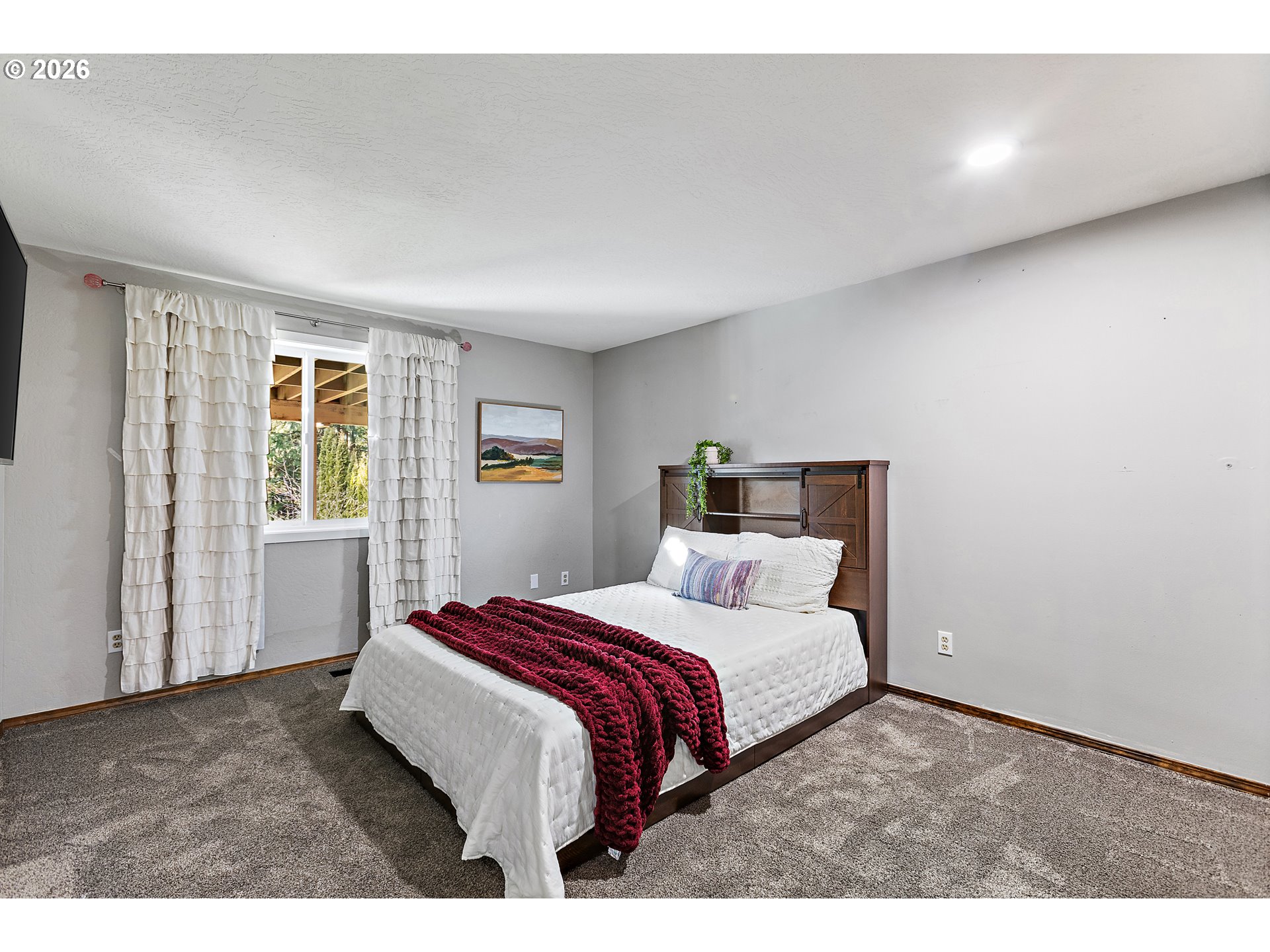 5911 Southwest Briar Patch Lane Wilsonville, OR 97070 - Photo 21 of 44 Owner's Suite Bedroom