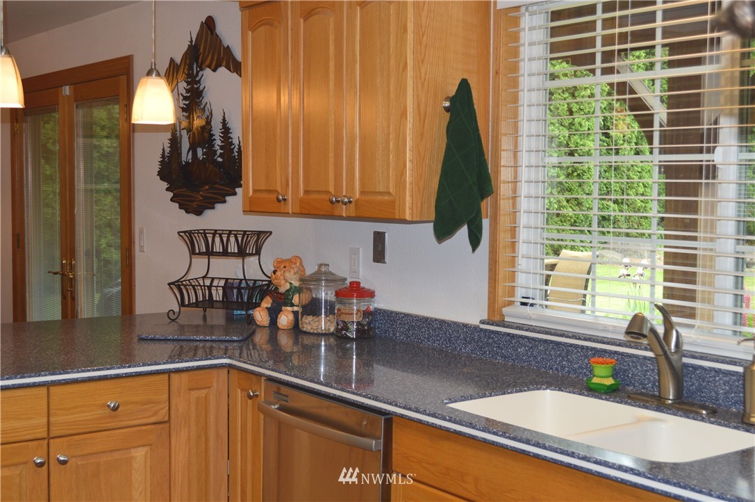 6941 Zangle Road Northeast Olympia, WA 98506 - Photo 9 of 25 Gallery Image 9