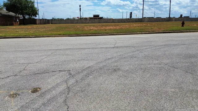 $85,000 | 20132 Kensington Court, Lytle, TX 78052