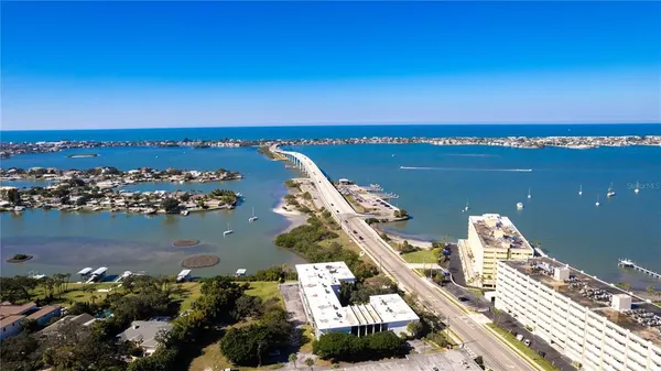 $319,000 | 50 Harbor View Lane, Unit 11, Belleair Bluffs, FL 33770