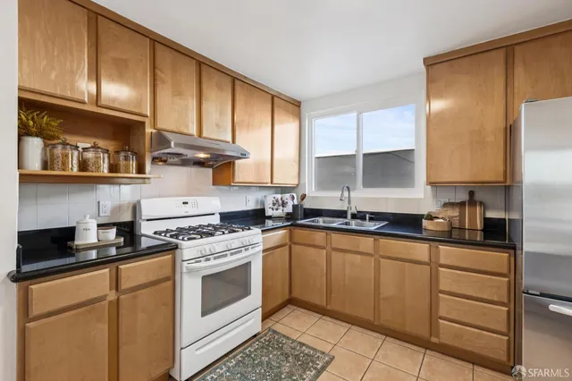 $1,290,000 | 364 Baltimore Way, San Francisco, CA 94112