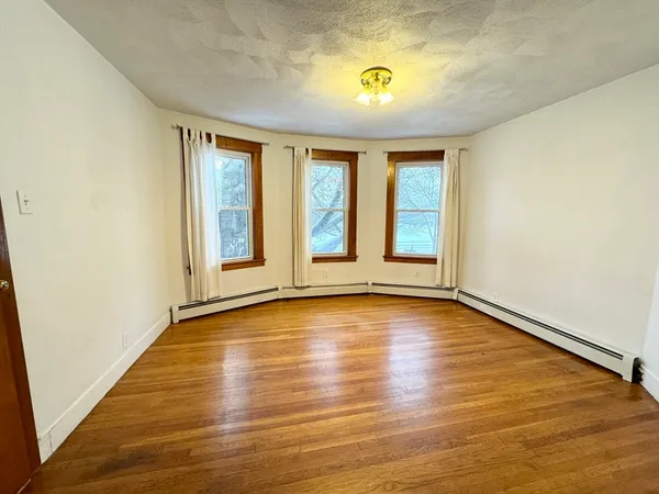 $3,700 | 28 Willow Street, Unit 2, Cambridge, MA 02141