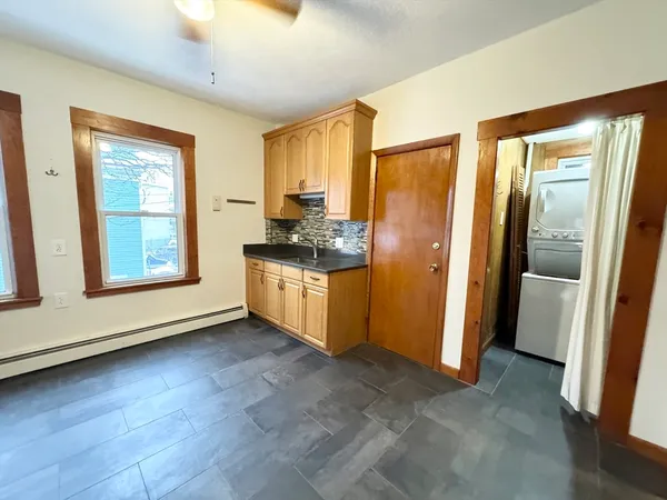 $3,700 | 28 Willow Street, Unit 2, Cambridge, MA 02141