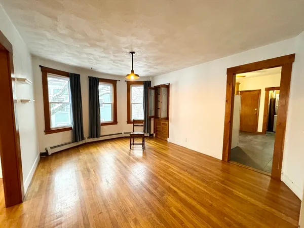 $3,700 | 28 Willow Street, Unit 2, Cambridge, MA 02141