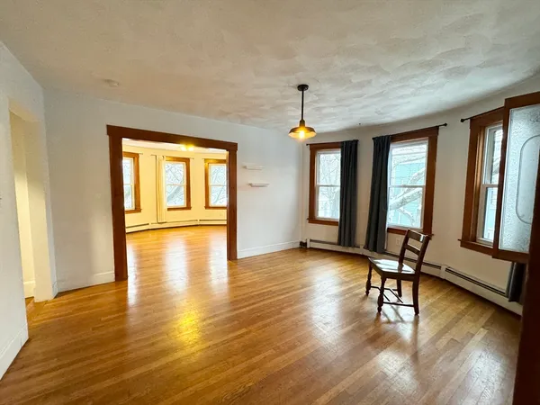 $3,700 | 28 Willow Street, Unit 2, Cambridge, MA 02141