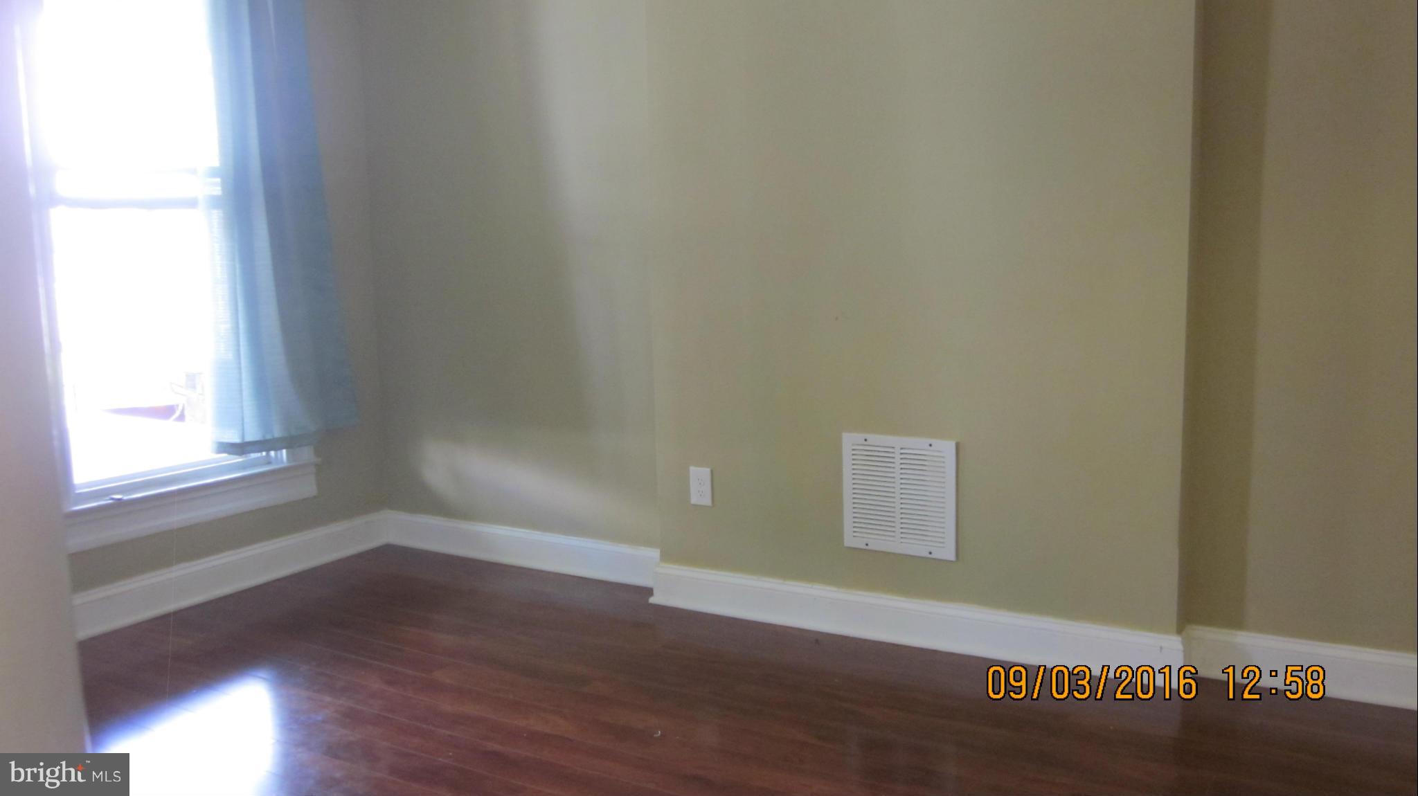 2747 Riggs Avenue Baltimore, MD 21216 - Photo 3 of 30 Living Room