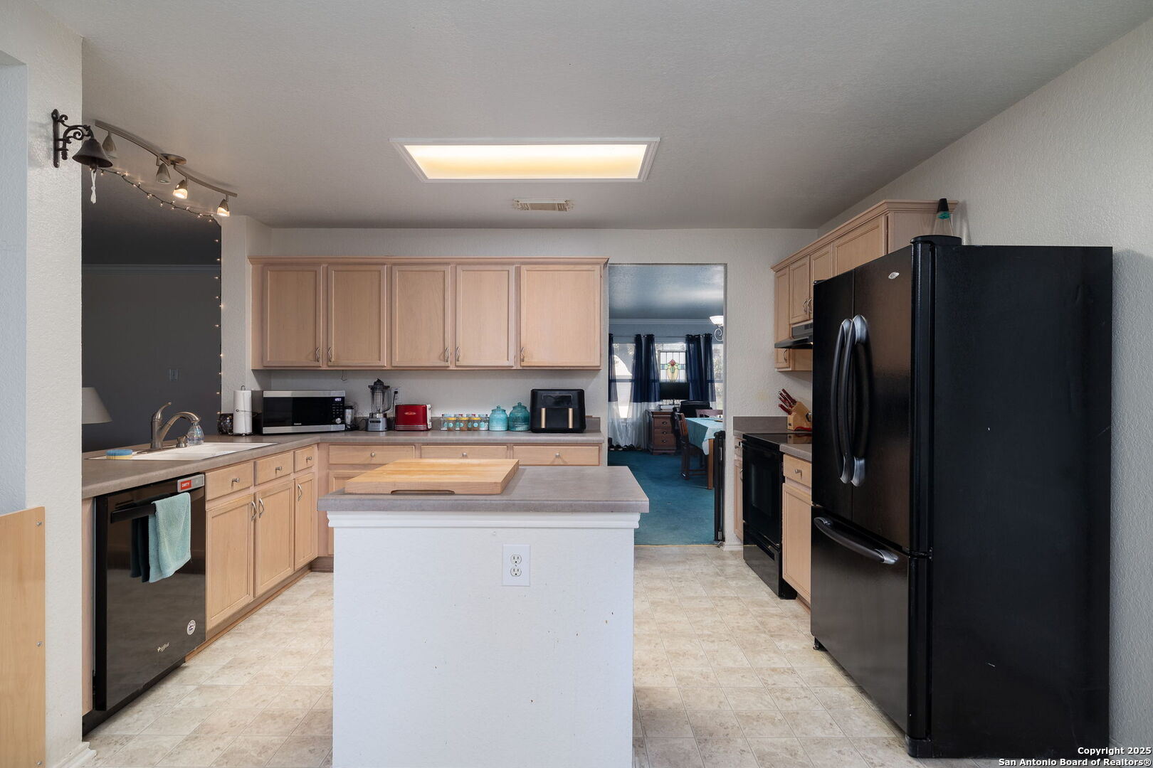 418 Diver San Antonio, TX 78253 - Photo 8 of 24