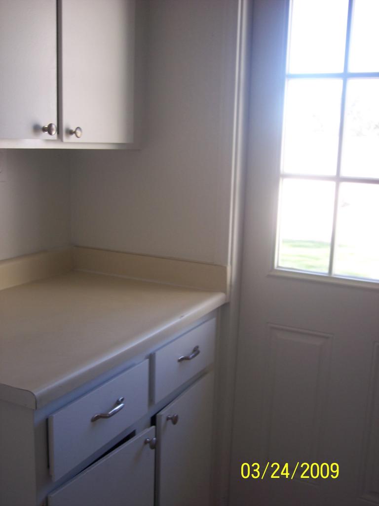2414 East John Cabot Road Phoenix, AZ 85032 - Photo 9 of 10 Laundry room
