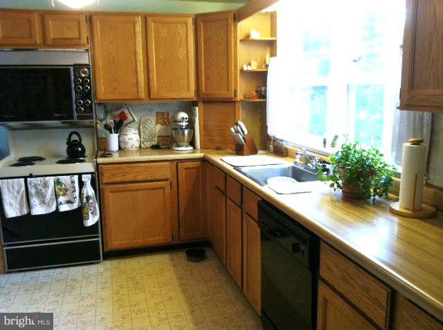 250 Cinder Road Lutherville-Timonium, MD 21093 - Photo 7 of 18 Kitchen