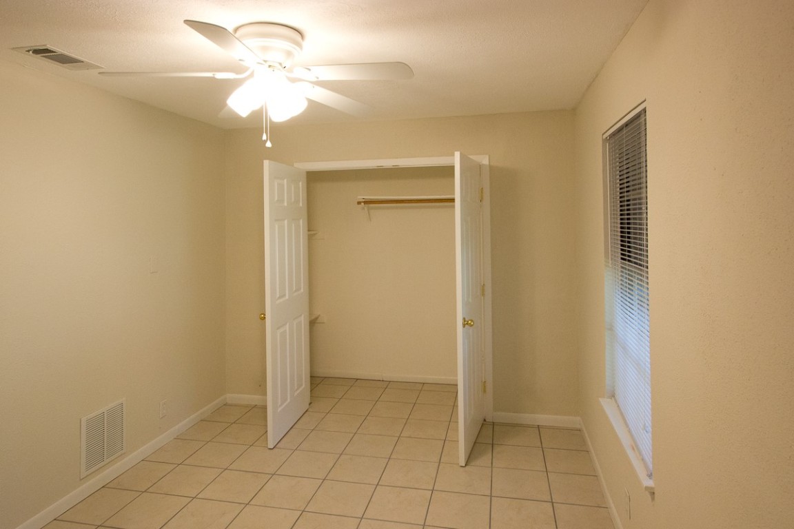 5901 South 1st Street Austin, TX 78745 - Photo 14 of 19 a view of an empty room