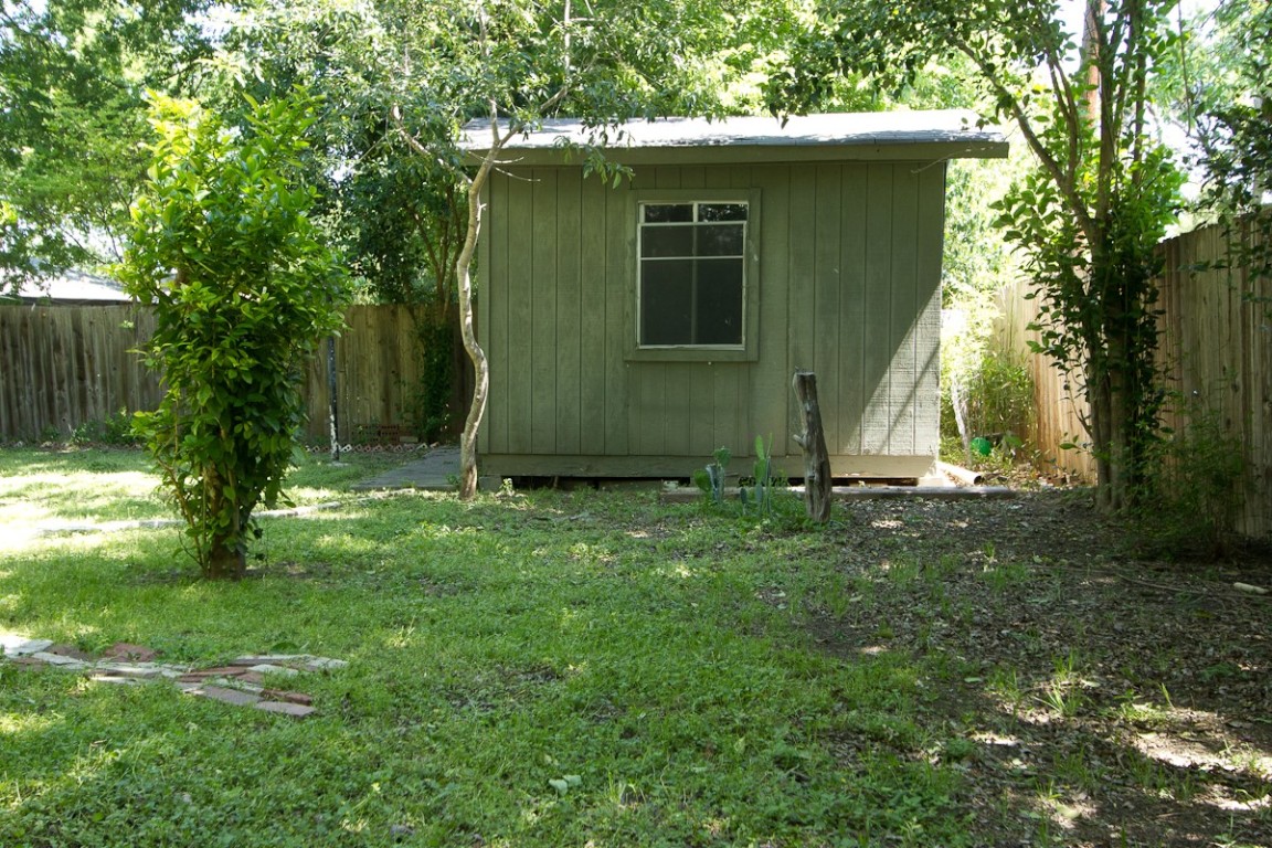 5901 South 1st Street Austin, TX 78745 - Photo 19 of 19 a view of a backyard