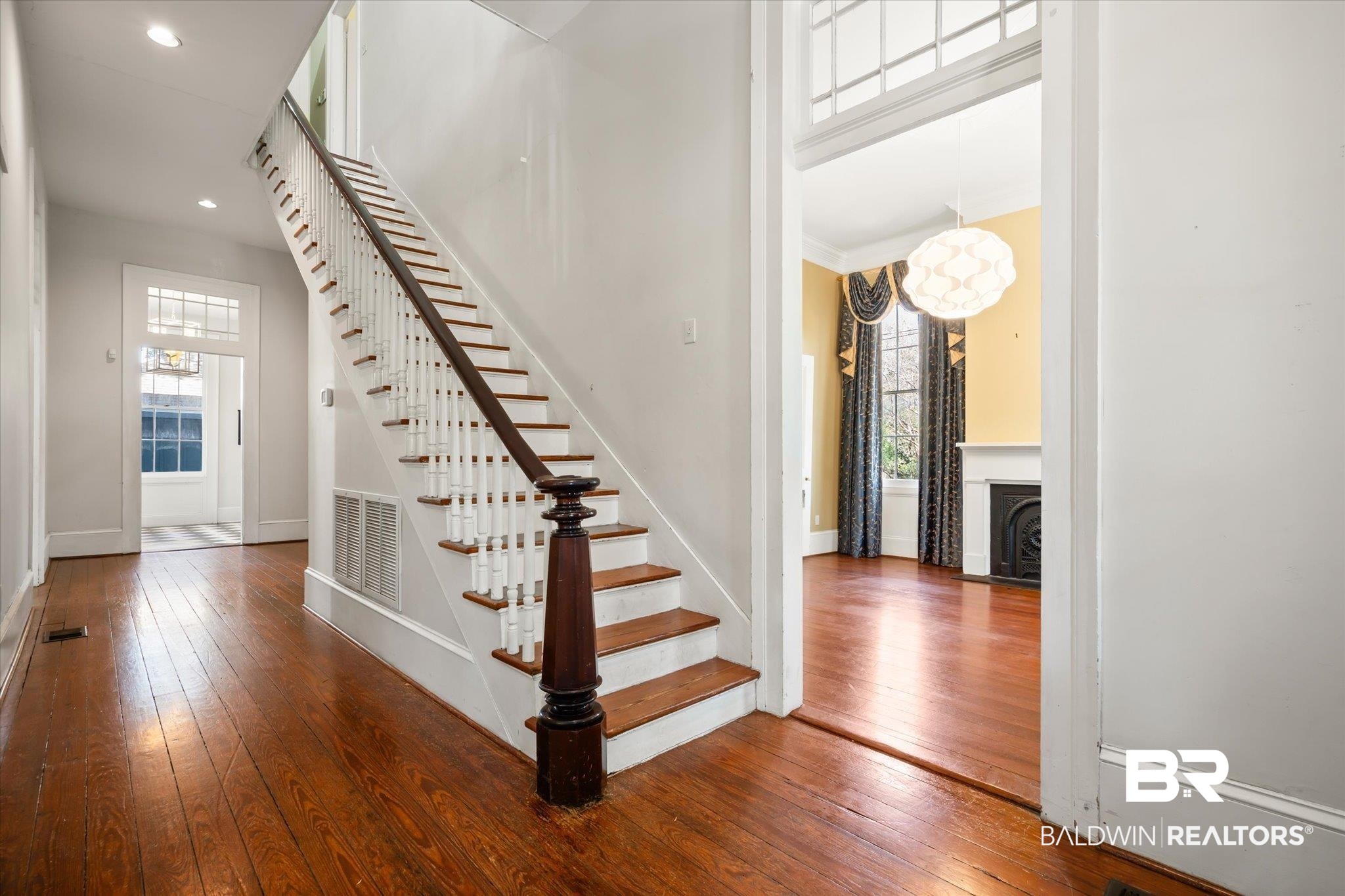 950 Palmetto Street Mobile, AL 36604 - Photo 2 of 33 Stairs featuring hardwood