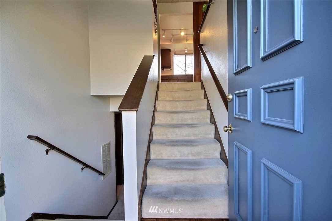 1633 Index Avenue Southeast Renton, WA 98058 - Photo 2 of 20 Gallery Image 2