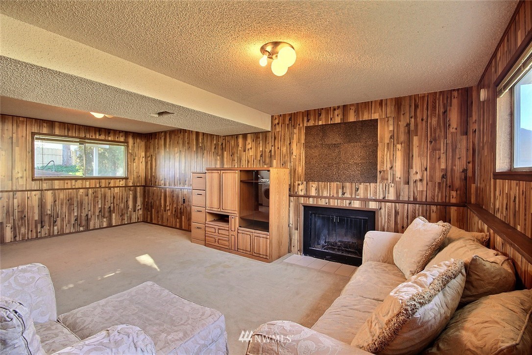 1633 Index Avenue Southeast Renton, WA 98058 - Photo 14 of 20 Gallery Image 14