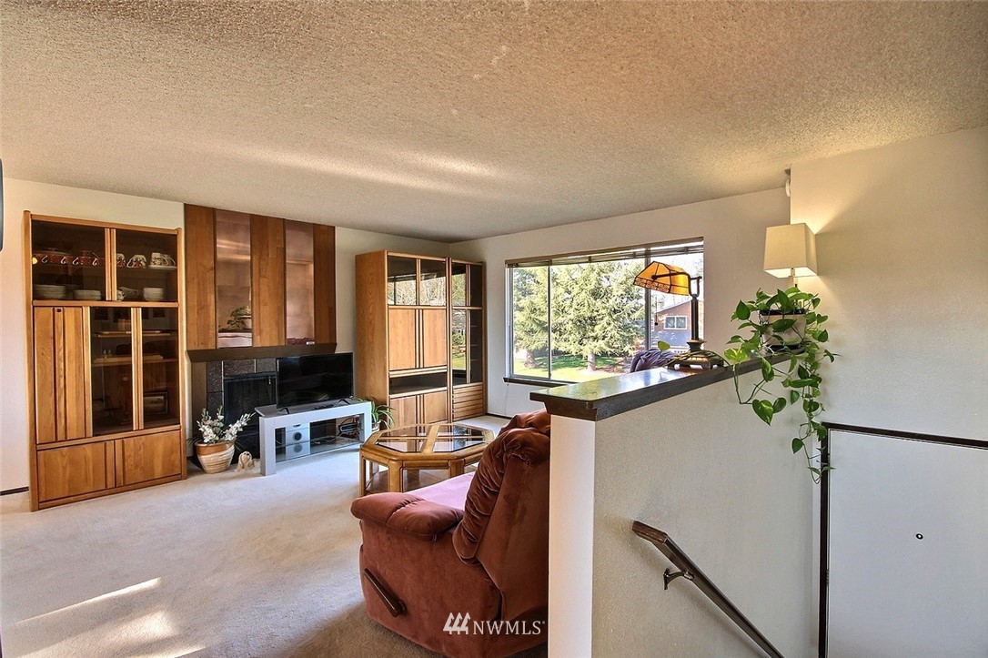 1633 Index Avenue Southeast Renton, WA 98058 - Photo 3 of 20 Gallery Image 3