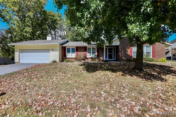 $350,000 | 104 Lake Point Drive, St. Peters, MO 63376