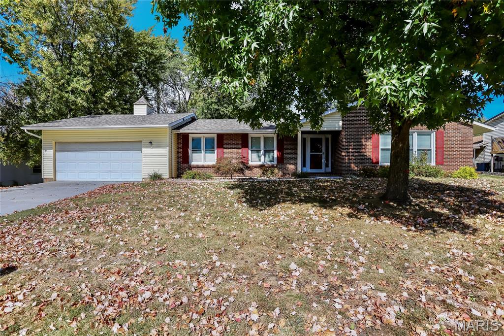 104 Lake Point Drive St. Peters, MO 63376 - Photo 1 of 15