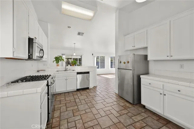 $579,000 | 711 Myrtle Avenue, Perris, CA 92571